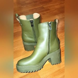 Sam and Libby Olive Zip Up Boots